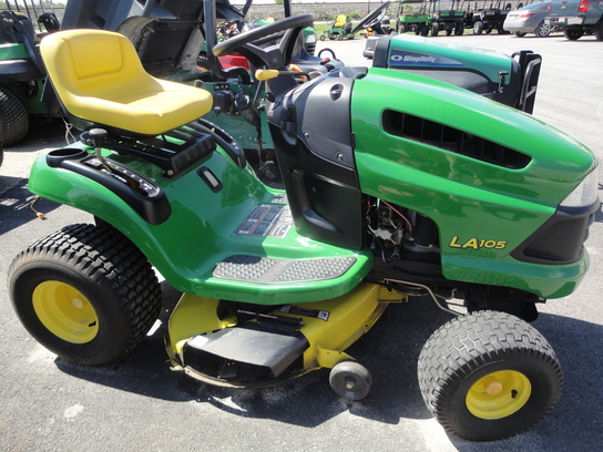 John Deere La105 19 Hp Lawn Tractor John Deere Lawn Tractors Mygreenfarm 2564